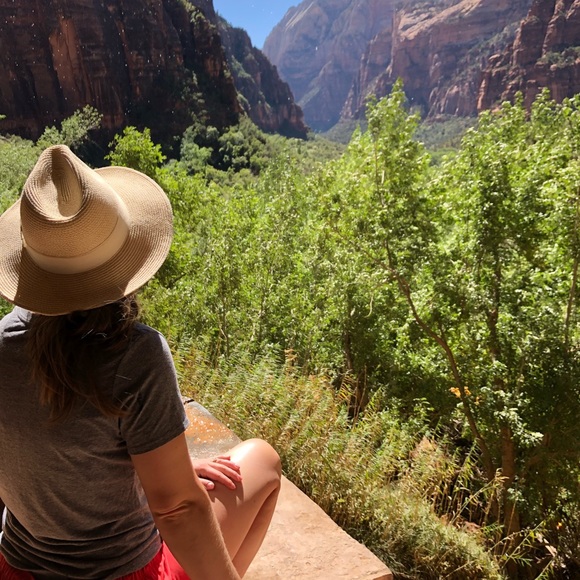 Meet your Posher, Christy - Picture 5 of 8